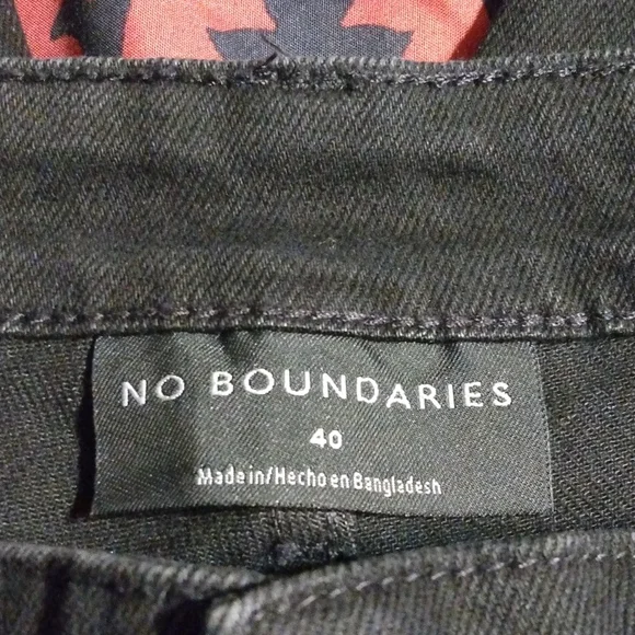 Shorts - Picture 5 of 6